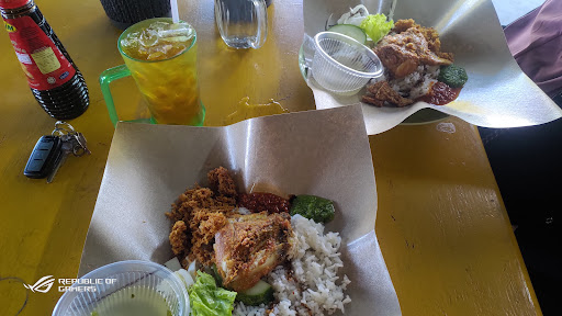 Ayam Gesek Dua Benua Ayam Gesek Dua Benua
