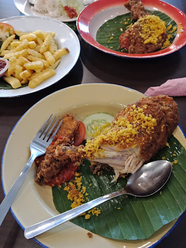 RESTORAN AYAM PENYET 4AP RESTORAN AYAM PENYET 4AP
