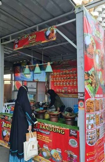Gerai Ayam Penyet 1 gerai ayam penyet