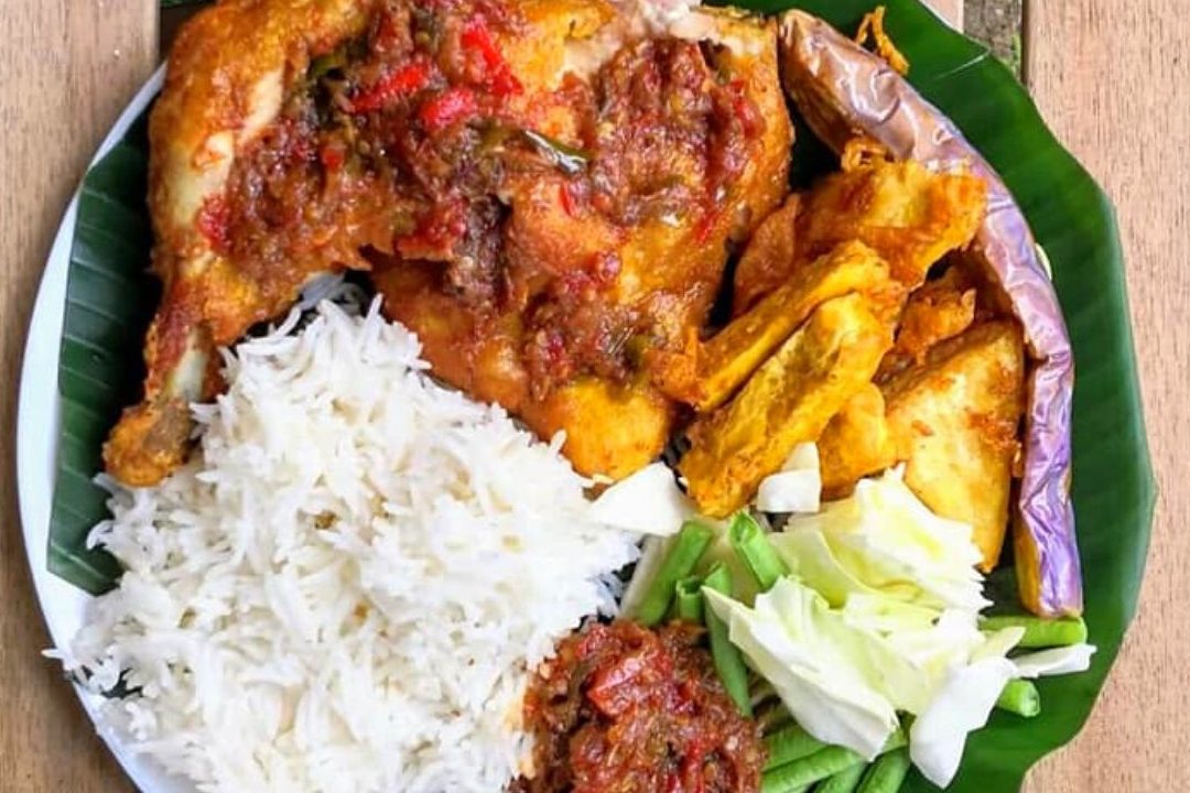 nasi ayam penyet istimewa rashidah