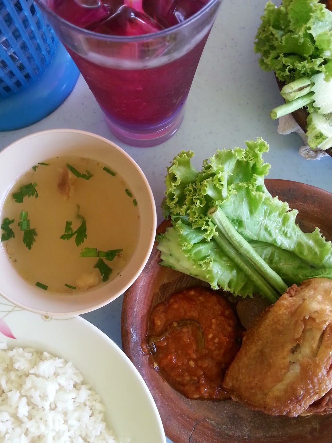 Nasi Ayam Penyet Kampung Melayu 1 nasi ayam penyet kampung melayu