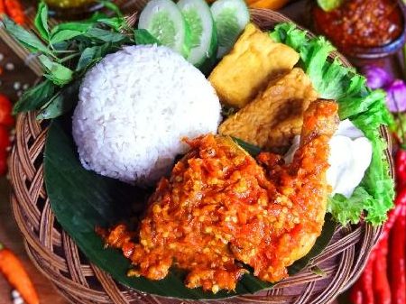 nasi kukus ayam penyet sambal petir