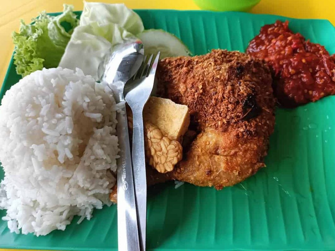 Restoran Ayam Penyet Cik Weni 24 Jam 1 restoran ayam penyet cik weni 24 jam